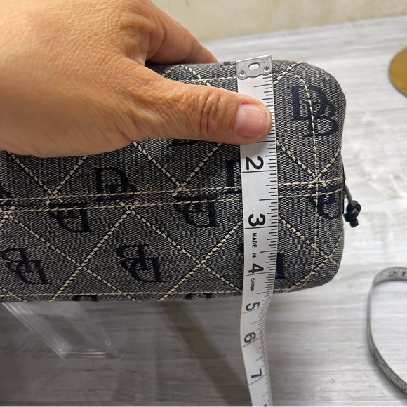 Dooney & Bourke Black Leather Trim Gray Canvas Signature Logo DB Shoulder Bag - Picture 11 of 17